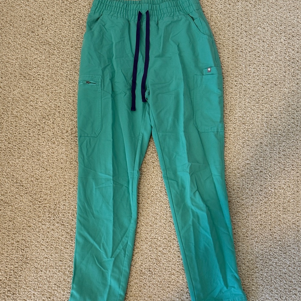 Figs Yola Surgical Green Scrubs